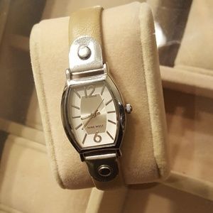 GUC...💓 Nine West watch.